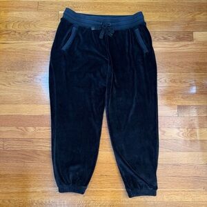 Athleta Double Cozy Karma Jogger Sweatpants in Black - Size Large Loungewear